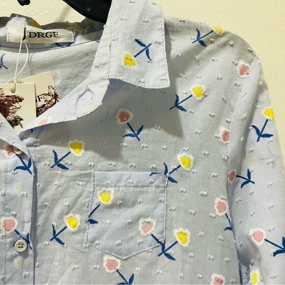 NWT Baby Blue Button Up Blouse with Floral Embroidery and Swiss Dots Sz. Medium - Picture 7 of 10